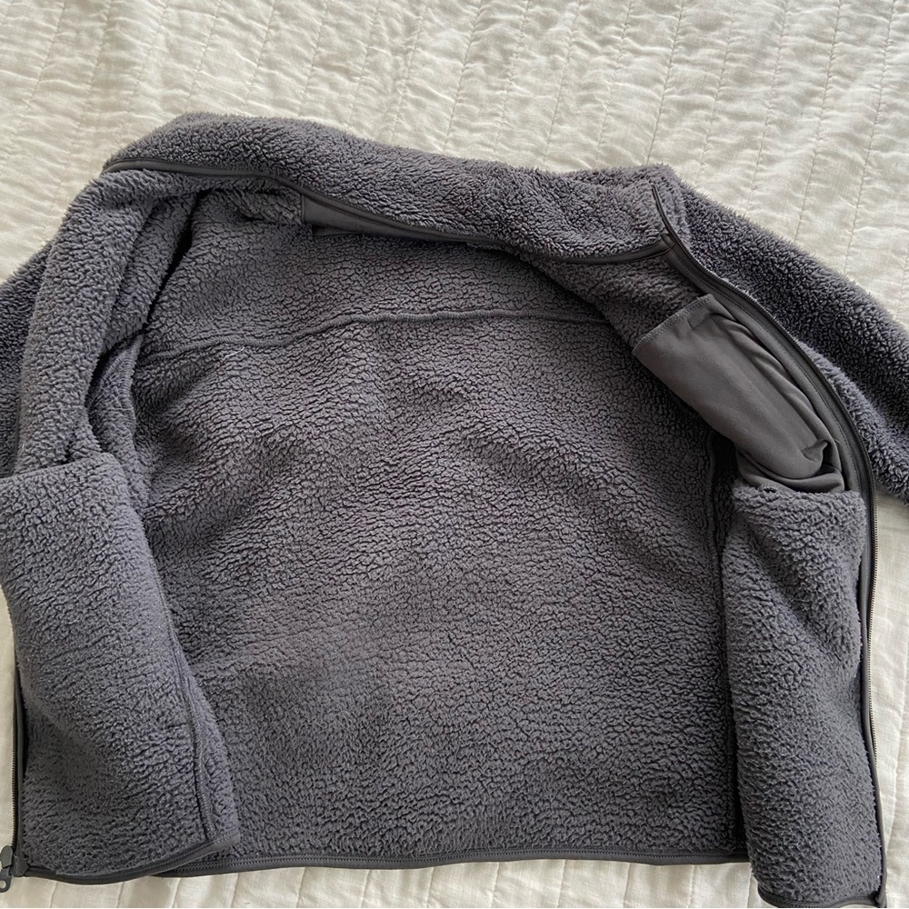 Girlfriend collective full zip fleece jacket in Moon - Picture 5 of 8